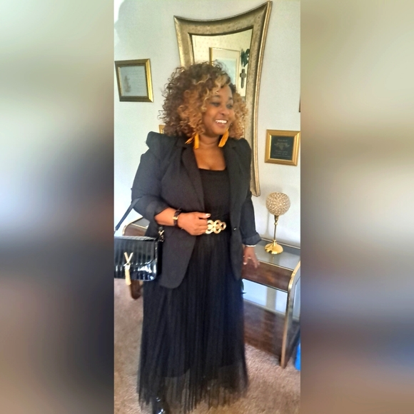 Meet your Posher, Stay Classy Chic (pronounced “sheek”, not chick) 😉 - Picture 11 of 17